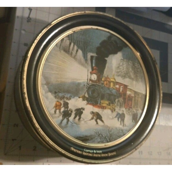 Vintage Currier & Ives American Railroad Scene Snow Bound Train Round 10" Tin - Picture 10 of 11